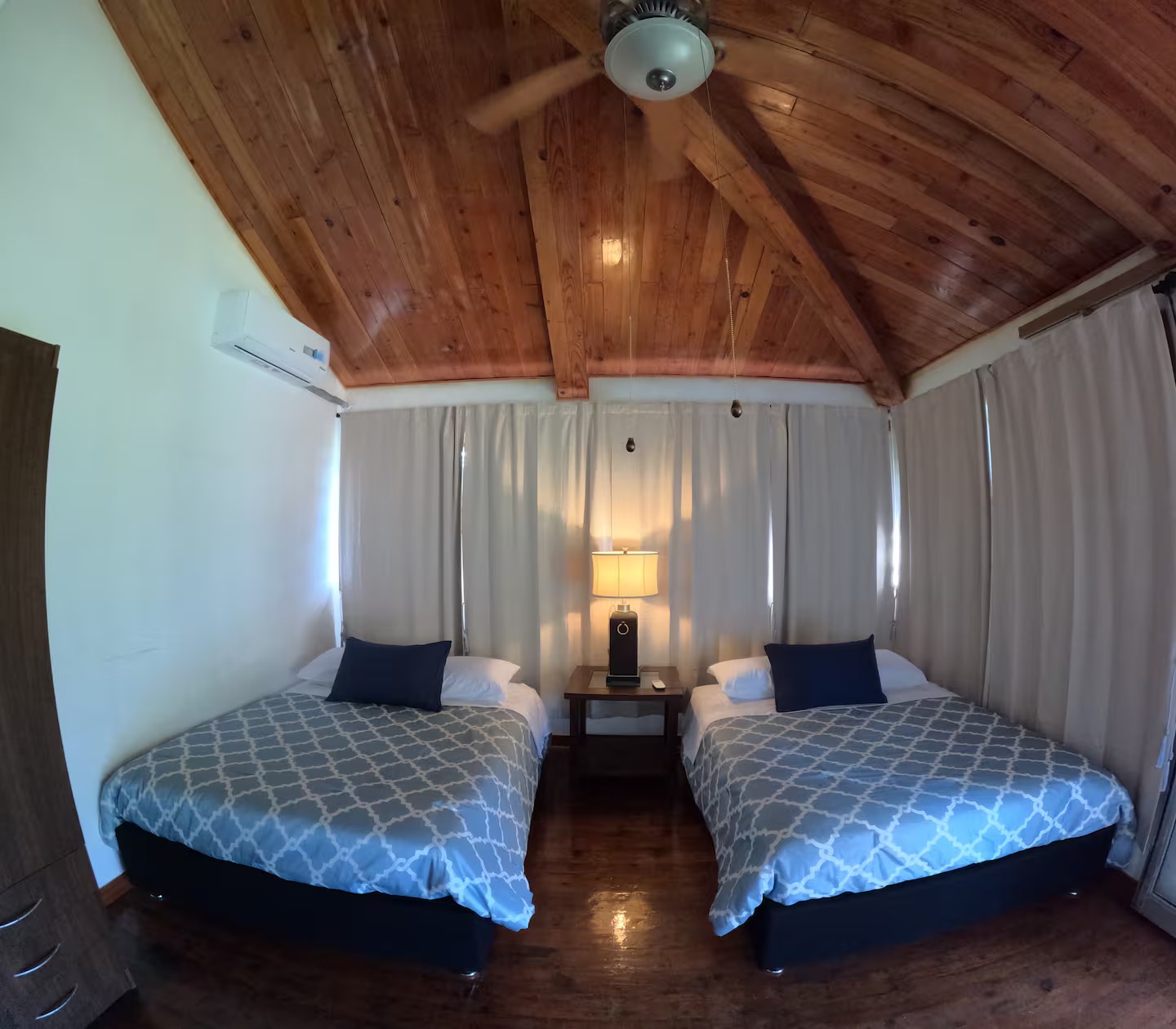 Habitación con dos camas queen